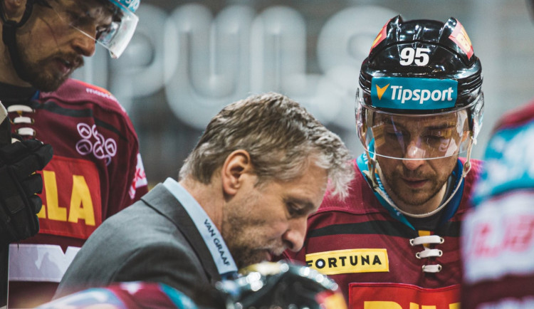 Sparta po nájezdech prohrála s Vítkovicemi 2:3. Vítězný gól vstřelil Marosz