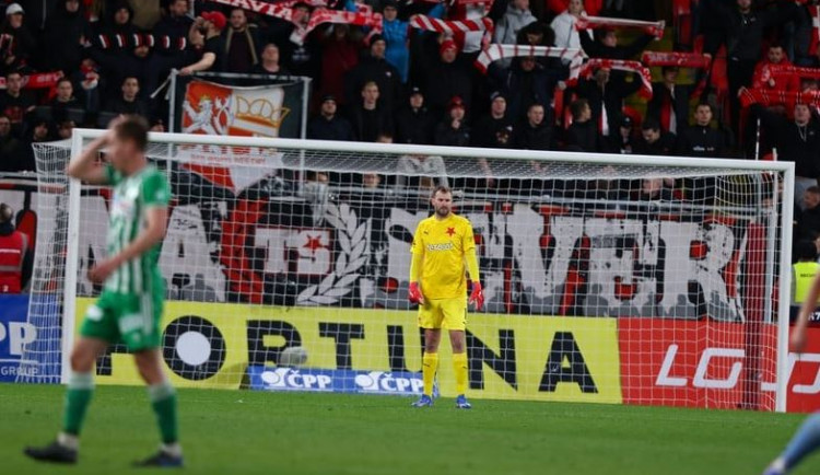Návrat do brány bez helmy a s čistým kontem. Neuvěřitelný pocit, hlásí brankář Slavie Kolář
