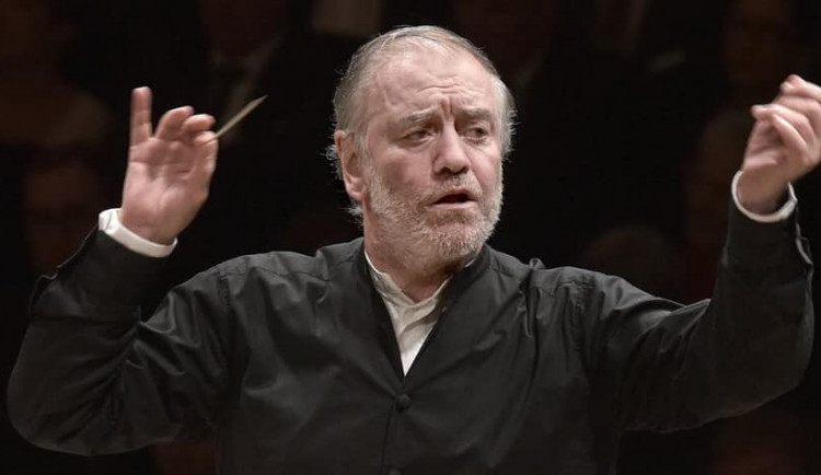 Festival Dvořákova Praha zrušil vystoupení ruského dirigenta Valerije Gergijeva, který podporoval Putinův režim