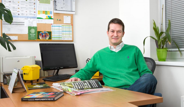 Průměrná vzdálenost k barevným kontejnerům je 90 metrů. I proto jsou Češi evropskou špičkou v třídění.