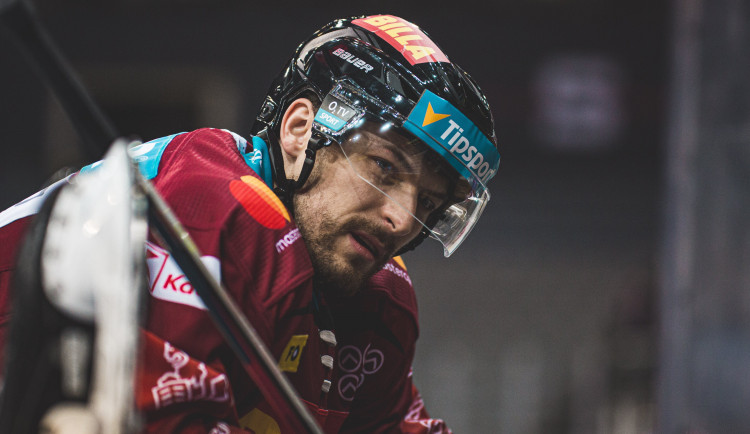 Ruský hokejista Oleg Pogorišnyj ve Spartě končí. V lednu odjel pro víza, nevrátil se kvůli válce