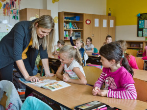 Ve školách Prahy 10 se učí skoro sto dětí ukrajinských uprchlíků