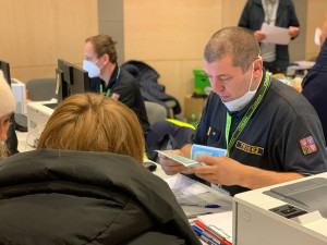 VIDEO: Praze dochází ubytovací kapacity pro uprchlíky. Řešením budou tělocvičny