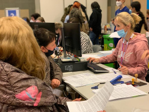 VIDEO: Praze dochází ubytovací kapacity pro uprchlíky. Řešením budou tělocvičny