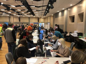 VIDEO: Praze dochází ubytovací kapacity pro uprchlíky. Řešením budou tělocvičny