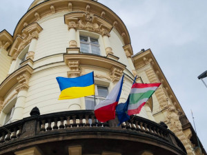 Pražské radnice pomáhají Ukrajině. Do země posílají peníze, potraviny i léky