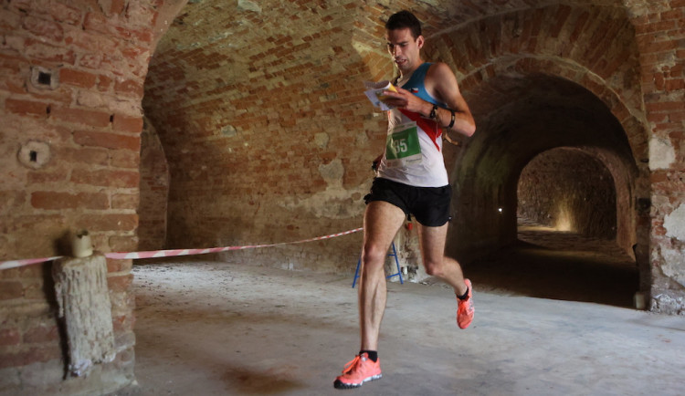 Zaběhněte si v pevnosti nebo v labyrintu pískovcových skal. Vyhrajte startovné na Czech O-Tour!