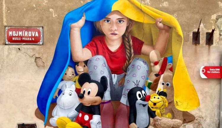 Nástěnná malba v Nuslích upozorňuje na dětské oběti války na Ukrajině