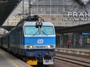 V Praze nejezdí vlaky. Je poškozené zabezpečovací zařízení