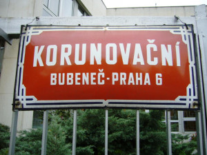Rozhodnuto. Praha přejmenuje část Korunovační ulice u ruského velvyslanectví na Ukrajinských hrdinů