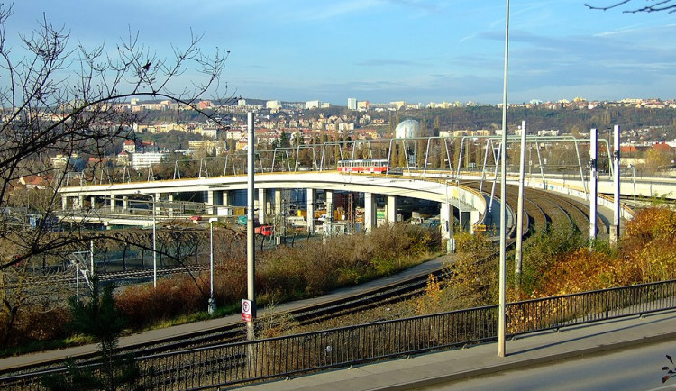 16484658194604-241-960px-praha-zizkov-tramvajova-estakada-ii