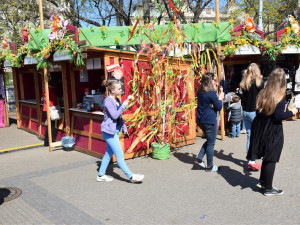 Na náměstí Míru se po dvou letech vrací velikonoční trhy. Nejvíc si užijí děti