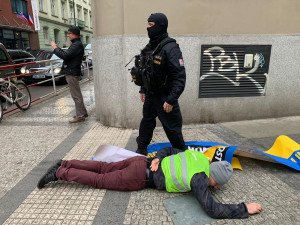 VIDEO: Aktivisté blokují dopravu už třetí den za sebou. Tentokrát na I.P. Pavlova