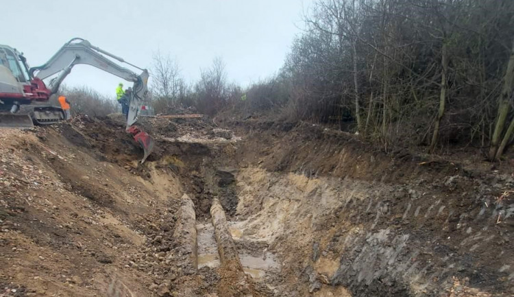 16486297709386-241-havarie-kopanina