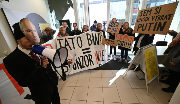 16490674030626-241-protest-banka