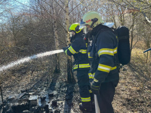 Rekordní březen pražských hasičů. Vyjeli k více než třem stovkám požárů