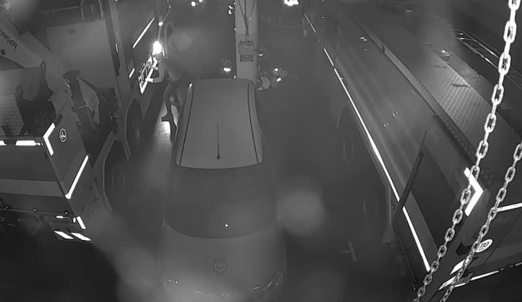 Zloději řádili v hasičské stanici.