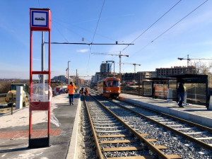 Nová trať ze Sídliště Barrandov do Holyně je dokončena. V sobotu zahájí běžný provoz