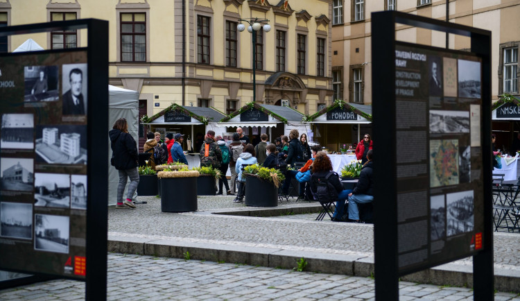 16494259607842-241-velikonocemarianskenamesti