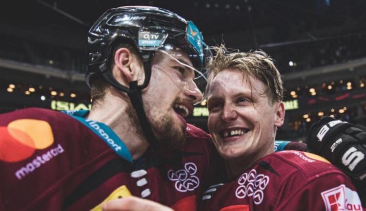 Sparta je ve finále! Pražané porazili České Budějovice 3:2 a o titul se utkají s Třincem