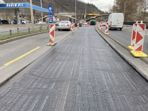 Strakonickou dokončí o dva měsíce dřív. Vznikne na ní nejdelší autobusový pruh