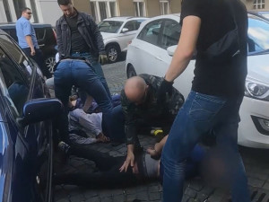 VIDEO: Opilí mladíci v Praze založili šest požárů během jedné noci. Vše si natáčeli na telefon