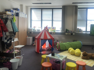 Praze dochází ubytování pro uprchlíky. Prostory by mohla uvolnit armáda