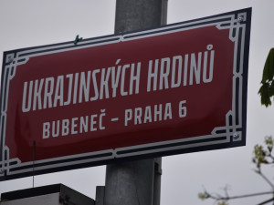 Korunovační už nese název Ukrajinských hrdinů. Nové jméno dostal i přilehlý most
