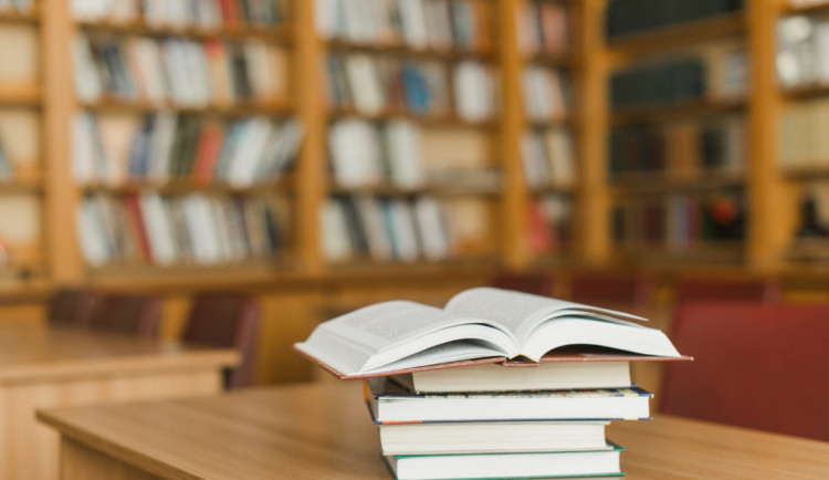 10 nejnovějších bestsellerů, které stojí za to si přečíst