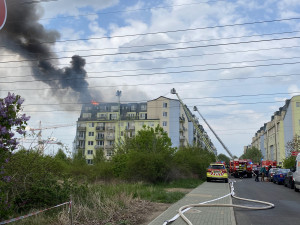 VIDEO: U požáru na Chodově zasahovaly jednotky hasičů z celé Prahy