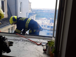 VIDEO: U požáru v Letňanech zasahovaly jednotky hasičů z celé Prahy