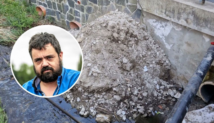 Suť v Dalejském potoce Novotného rozlítila.