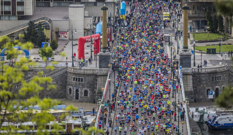 16517707086387-241-40814160503-49ac2f7637-b