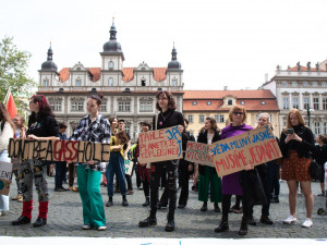 VIDEO: Studenti v Praze stávkovali za klima. Nejít do školy, nám přijde adekvátní, říká jejich mluvčí