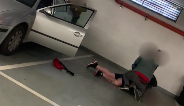 Policie zadržela drogového dealera. Za jeden obchod inkasoval i statisíce