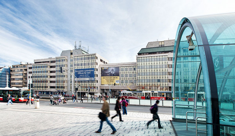 Oprava tramvajové trati u Hradčanské pokračuje. Hotovo bude za týden