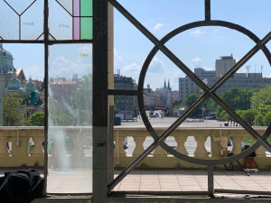 VIDEO: Podívejte se do útrob Průmyslového paláce, kde probíhá unikátní rekonstrukce