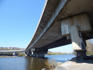 Dopravní omezení na Barrandovském mostě nastanou už v sobotu