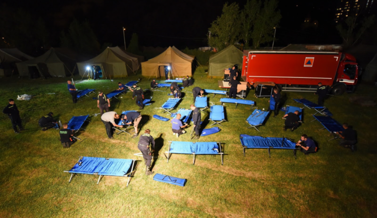 Uprchlíci z hlavního nádraží se začnou stěhovat do stanového městečka nejpozději v pátek
