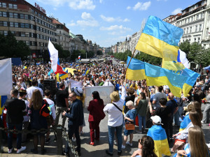 Děkujeme, Česká republiko! Prahou prošel průvod Ukrajinců