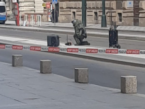 Pyrotechnici kontrolovali podezřelé zavazadlo v centru Prahy. Zásah přerušil dopravu