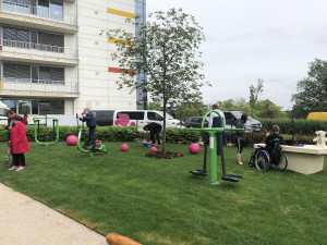 V Motole otevřeli rekonstruované hřiště pro dětské pacienty