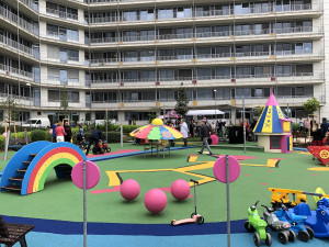 V Motole otevřeli rekonstruované hřiště pro dětské pacienty