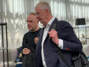 Medailisté jsou doma! Letadlo českých hokejistů přistálo v Praze