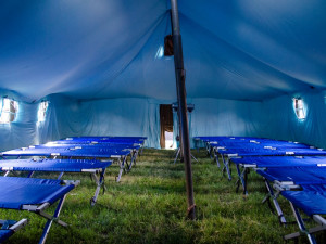 Podívejte se do druhého stanového městečka v Praze