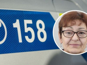 Policisté pátrají po seniorce z Prahy. Odešla z domu a trpí psychickými problémy