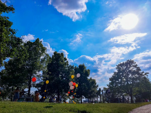 FOTO: Na Parukářce proběhlo Žižkovské pivobraní. Otáčely se podtácky a hrálo se na harmoniku