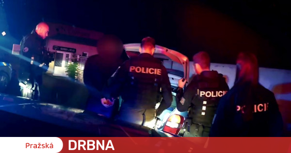 VIDÉO : Un étranger poignarde deux hommes à Prague.  Ils veulent alors s’enfuir vers France Criminalité |  Pražska Drbna