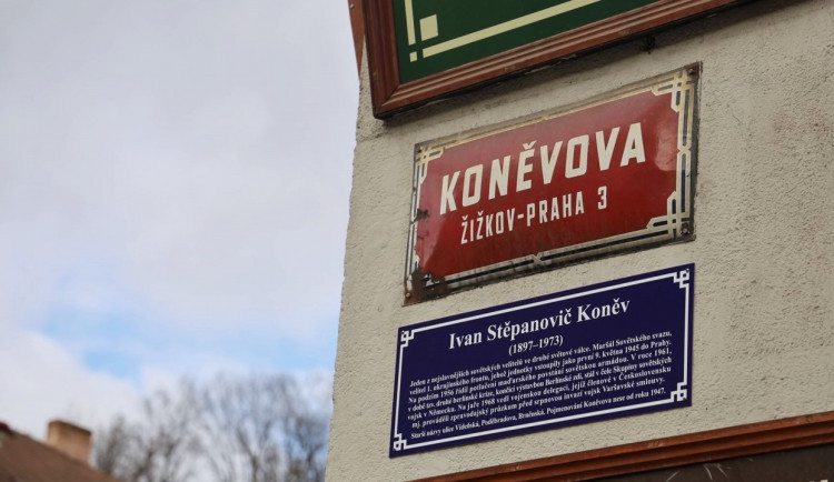 Ulice Koněvova by se nově měla jmenovat Hartigova.
