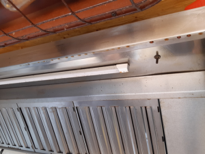 Plíseň a špína. Pražští hygienici rozdali v květnu pokuty za téměř devadesát tisíc